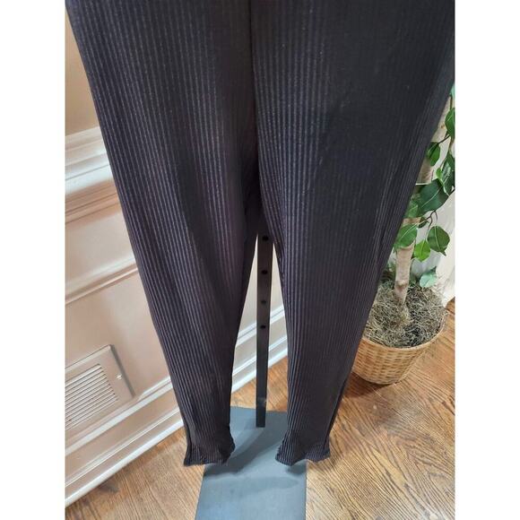 Black Solid Women's Polyester Casual Top & Skirt 2 Piece Romper Set Size Medium - Picture 5 of 9